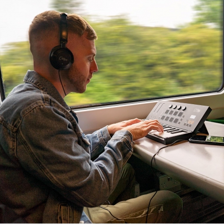 Blackstar Carry-On FC-25 25 Tuşlu Taşınabilir & Katlanabilir Midi Klavye (Siyah)<br>Fotoğraf: 6/7