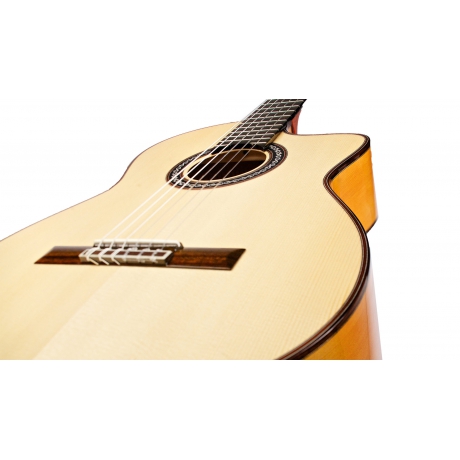 Cordoba GK Pro Klasik Gitar<br>Fotoğraf: 3/4