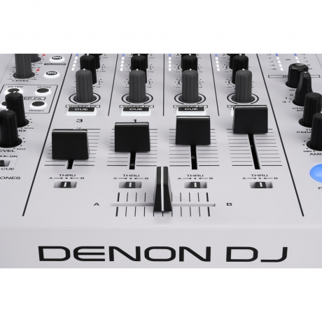 Denon SC Live 4 Dj Controller (Beyaz)<br>Fotoğraf: 5/9