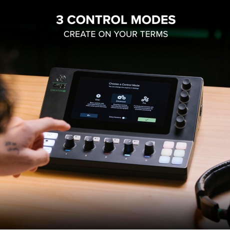 Mackie DLZ Creator XS Compact 6-Kanal Dijital Mikser<br>Fotoğraf: 3/10