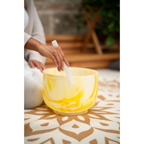 Meinl Sonic Energy 10" Marble Crystal Singing Bowl (E4, Yellow, 432 Hz, Solarplexus Chakra)<br>Fotoğraf: 3/4