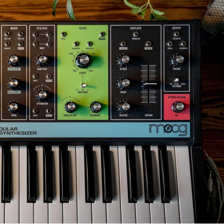 Moog Grandmother Semi-modüler Analog Synthesizer<br>Fotoğraf: 3/5