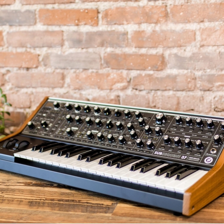 Moog SubSequent 37 Analog Synthesizer<br>Fotoğraf: 5/5