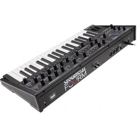 Sequential Fourm Compact Polyphonic Analog Synthesizer<br>Fotoğraf: 4/5