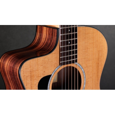 Taylor 214ce Plus Solak Elektro Akustik Gitar (Natural)<br>Fotoğraf: 3/9