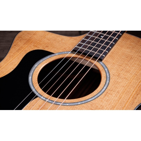 Taylor 214ce Plus Solak Elektro Akustik Gitar (Natural)<br>Fotoğraf: 4/9