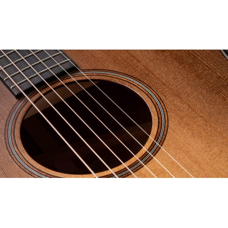 Taylor 517e Grand Pacific Builder's Edition V-Class Elektro Akustik Gitar (Wild Honey Burst)<br>Fotoğraf: 4/10