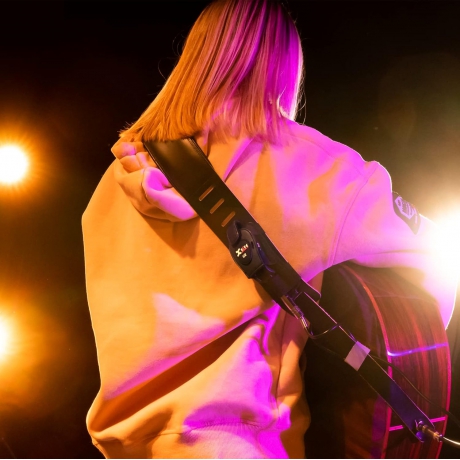 Xvive XV-H1 U2 Gitar Kablosuz Sistemi için Taşıyıcı<br>Fotoğraf: 3/3