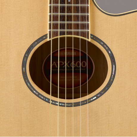 Yamaha APX600 Thin-Line Cutaway Elektro Akustik Gitar (Naturel)<br>Fotoğraf: 3/5