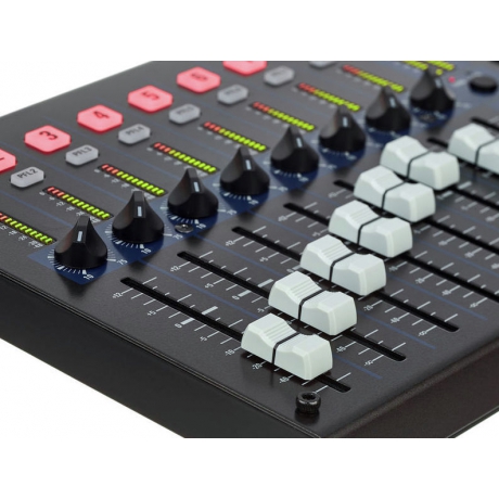 Zoom F-Control FRC-8 Mixing Surface<br>Fotoğraf: 6/8